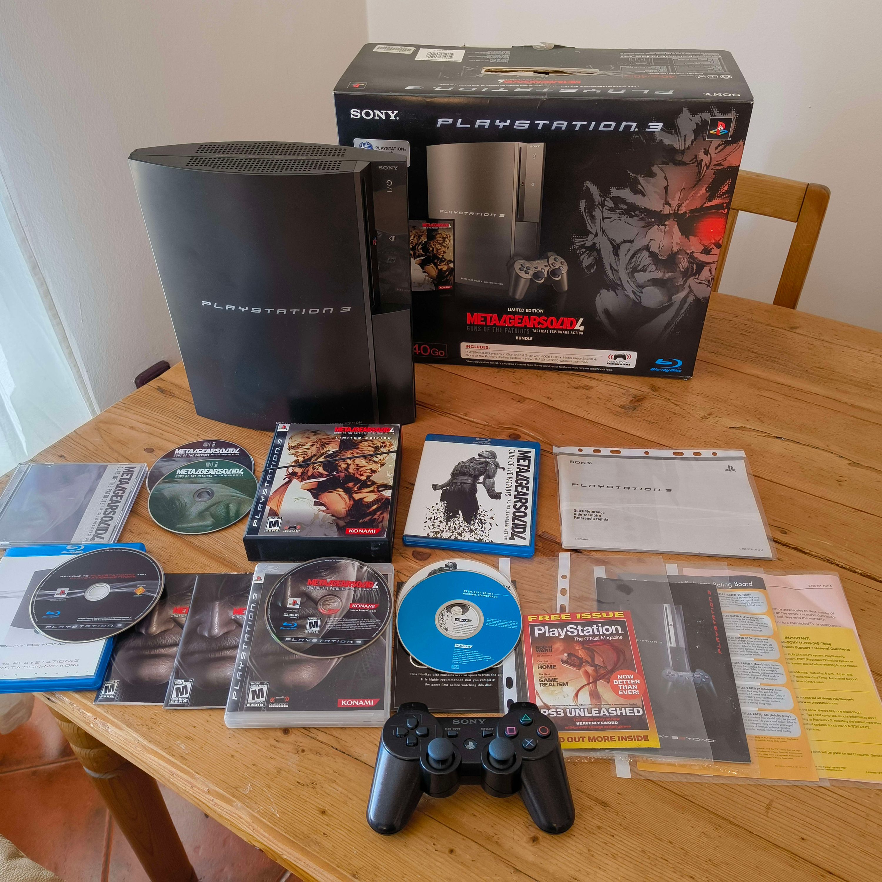 PlayStation 3 Metal Gear Solid 4 Limited Edition console in Gun Metal Grey (CECHH01MG)